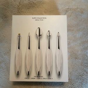 BRAND NEW ! Artis Elite 5 Brush Set